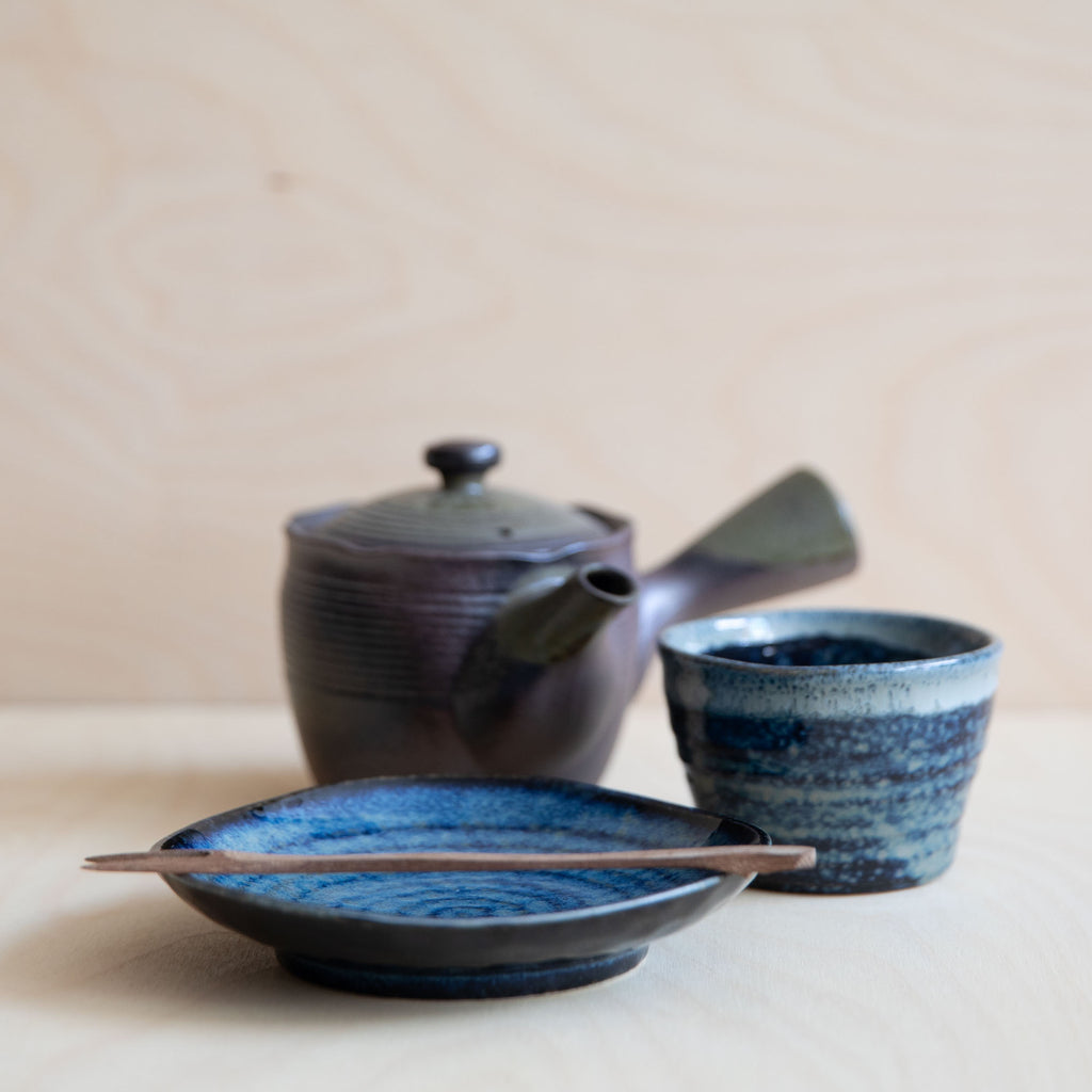 Indigo Blue small plate with teapot and teacup