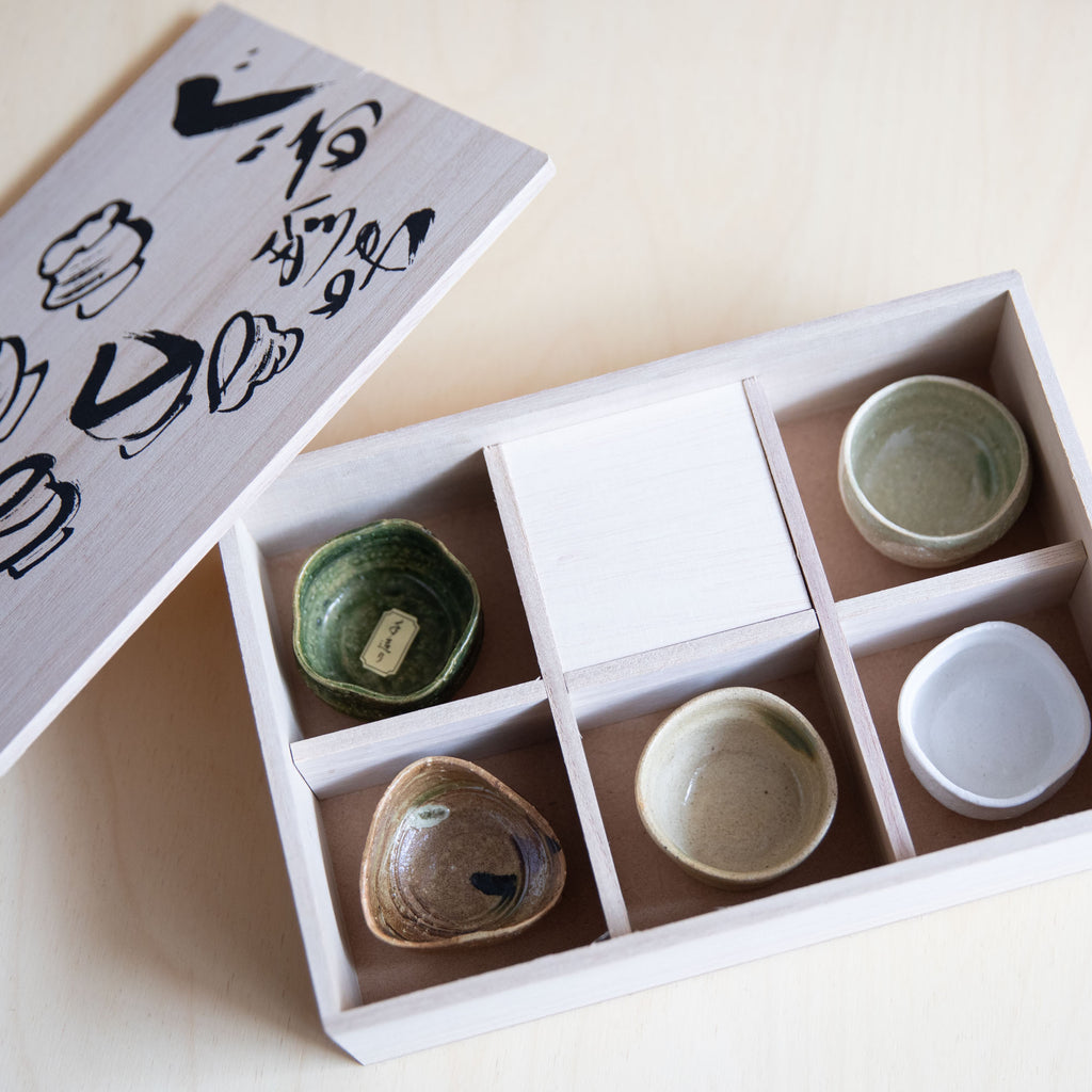 5 Sake Cups in Wooden Box