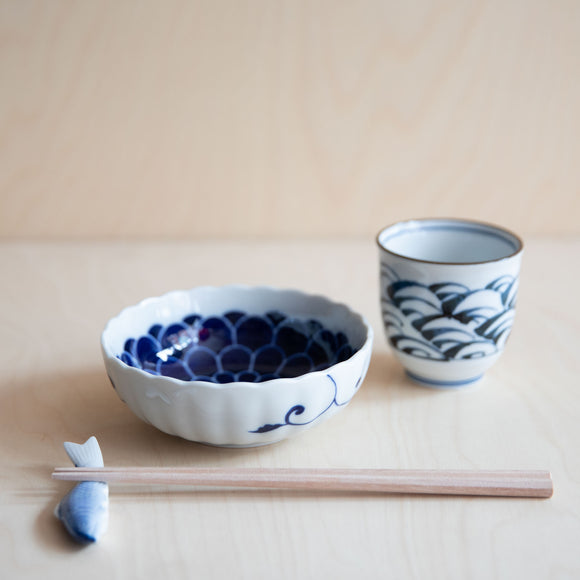 Scallop Rim Small Bowl with Peony Flowers