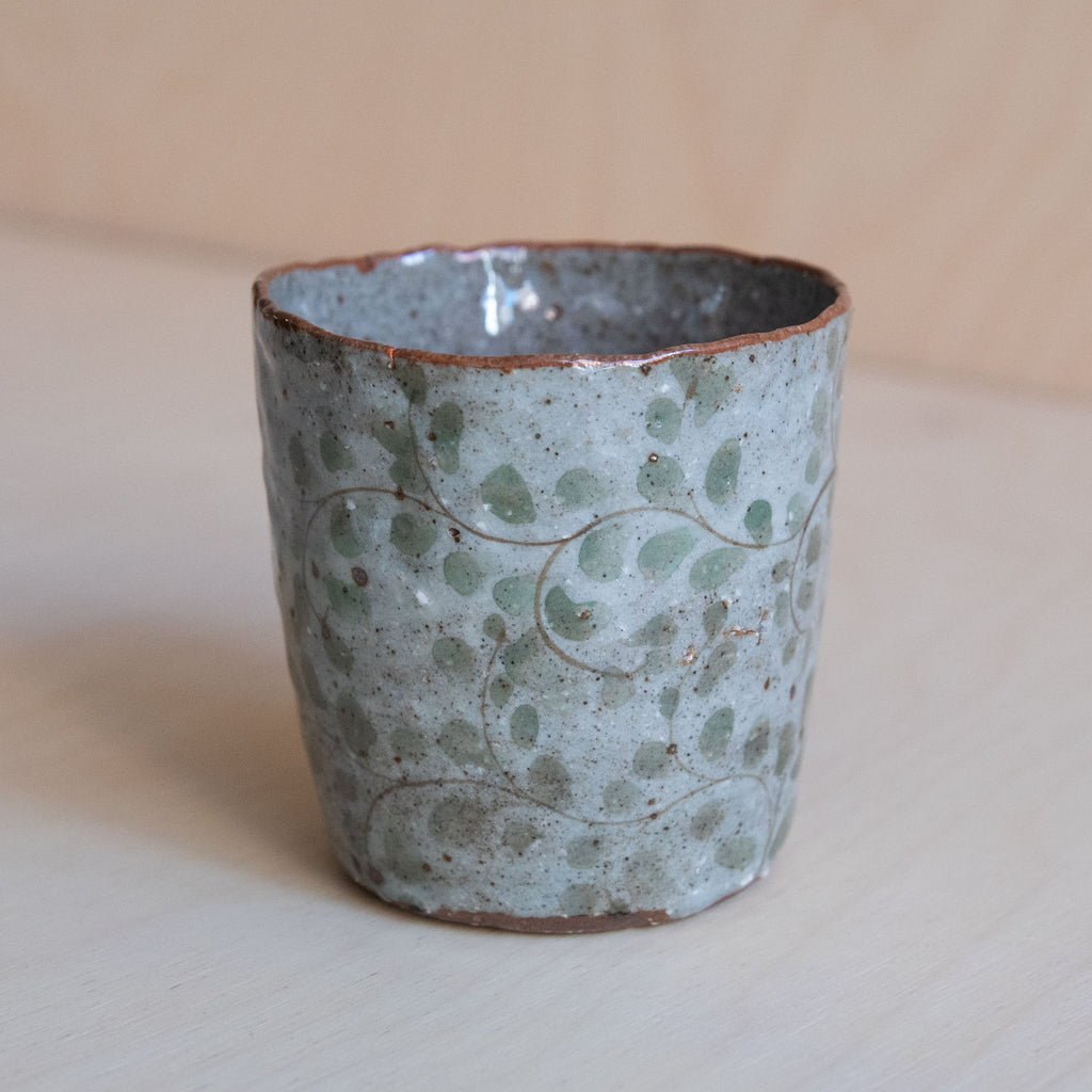 Course Clay Cups with Ivy 01 by Zhang Min