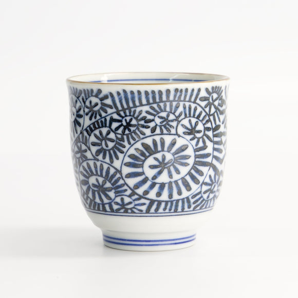 Blue and white arabesque tea cup