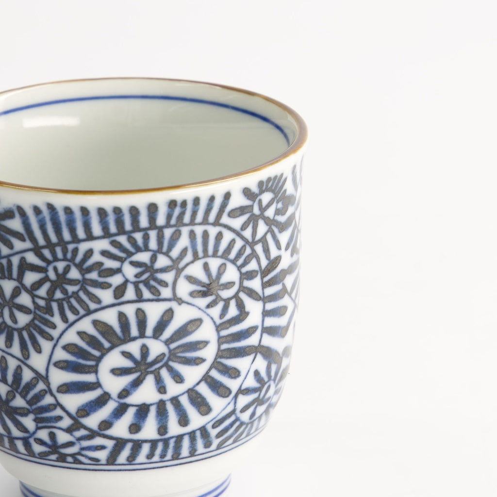 Blue and white arabesque tea cup